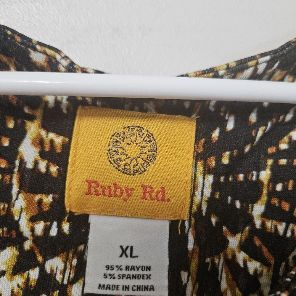 Ruby Rd. Patterned Blouse With Rhinestone Collar! - Picture 3 of 5